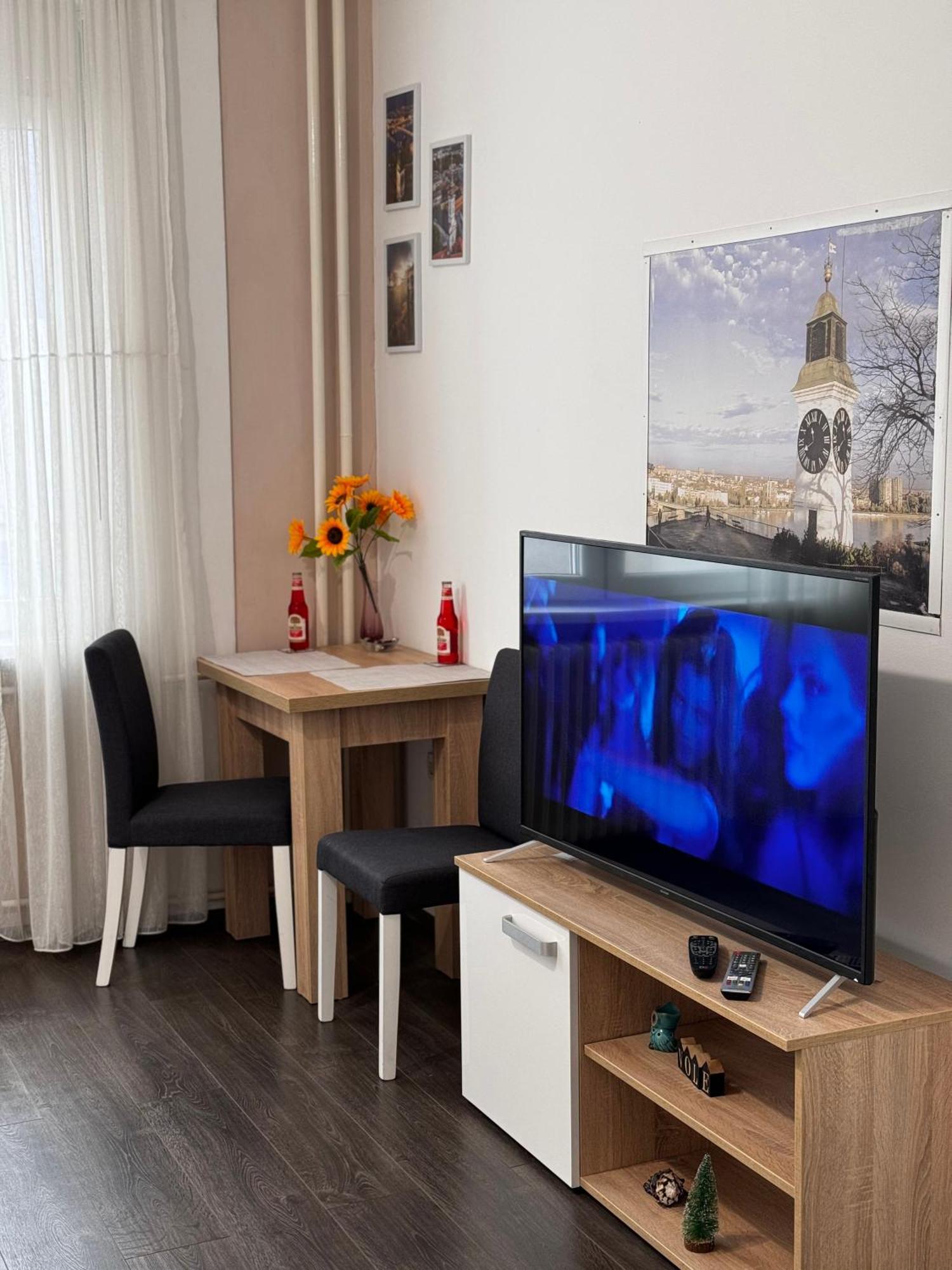 Post Apartmani A-1 Novi Sad Buitenkant foto